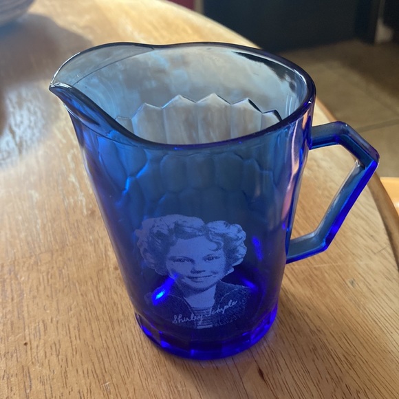 Vintage 1930's Shirley Temple Hazel Atlas Co. Cobalt Blue Glass Creamer/Pitcher - Picture 2 of 4